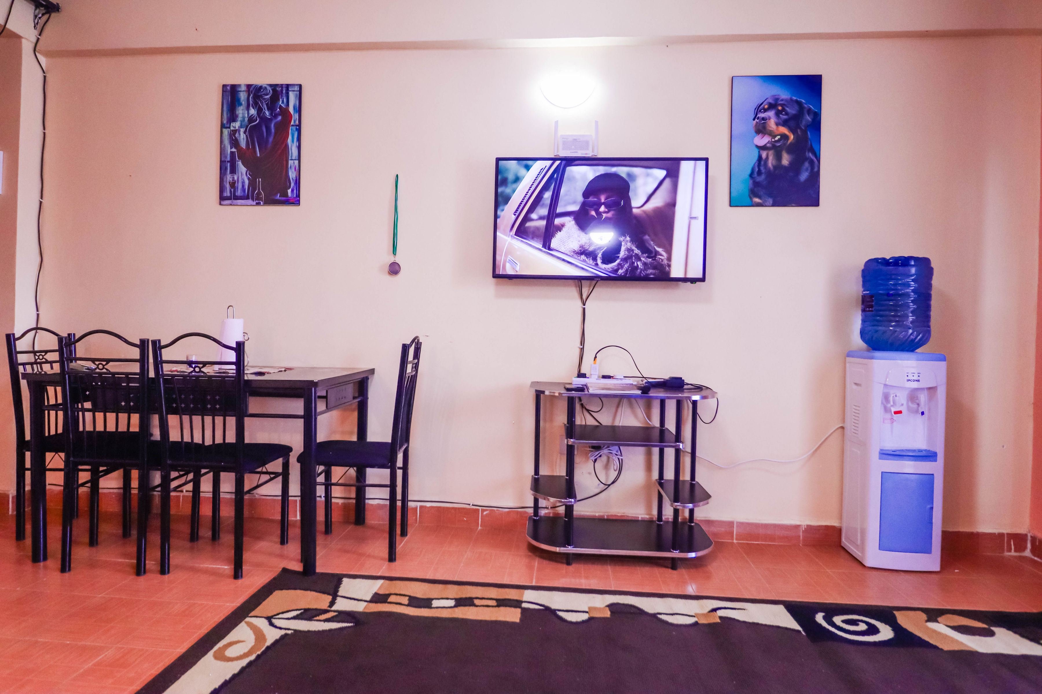 Floor 1 · Dining & TV Area